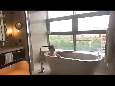 ❤️ Pitikek mezin Bi dilgermî pizika xwe di serşokê de dihejîne ❤️ Porno fb li me ❌️❤