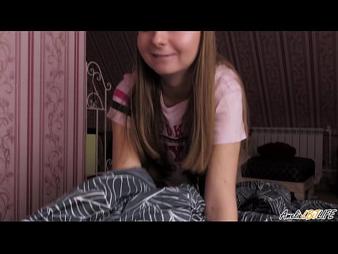 ❤️ Blondie BFF-ya xwe bi kûr dimije û di devê xwe de diqelişe ❤️ Porno fb li me ❌️❤